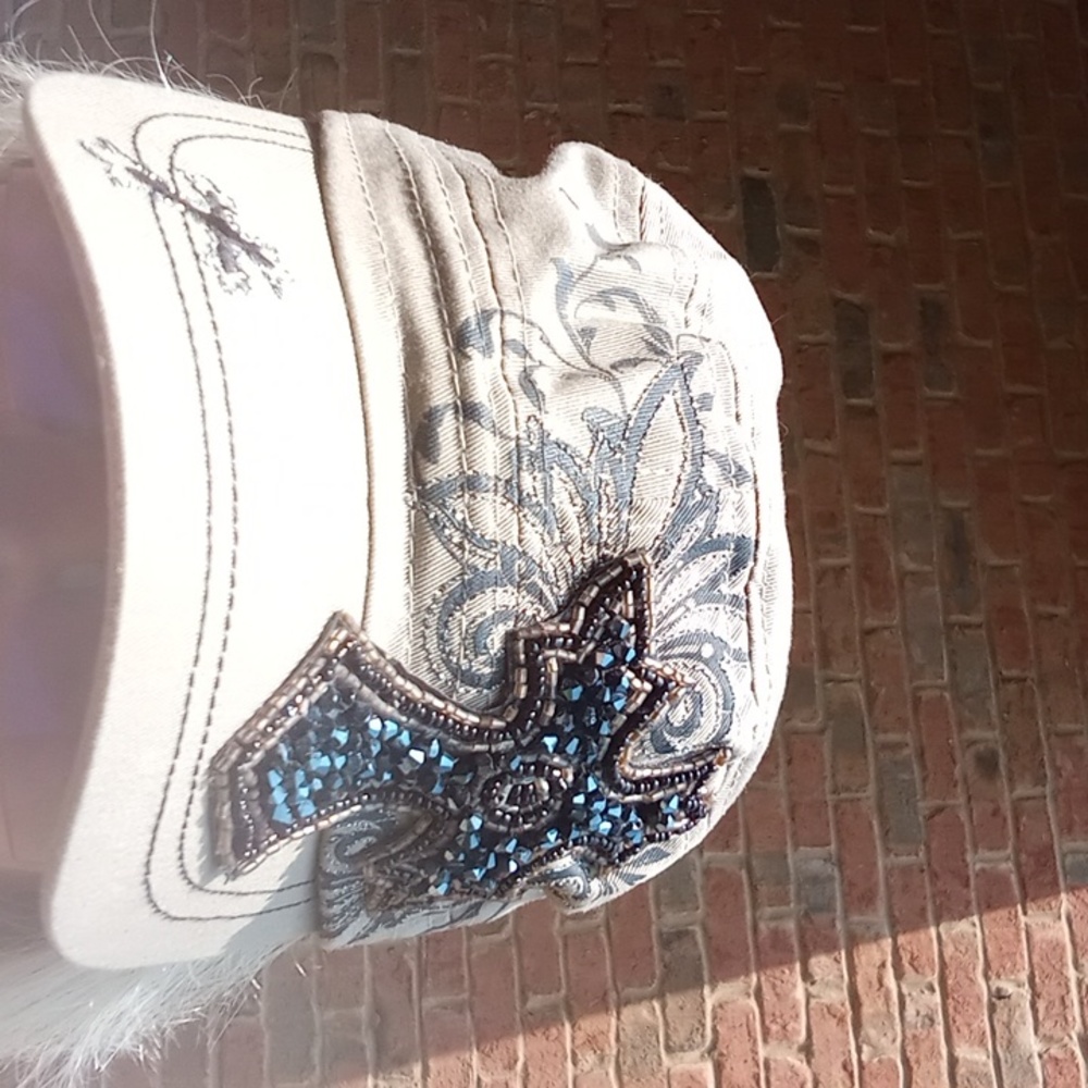Cap with Cross of Bling - Picture 5 of 5